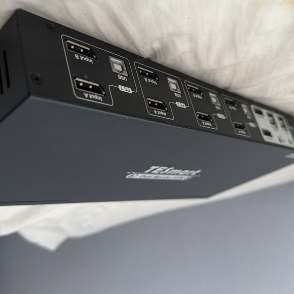 TESmart 8 Dual Monitor KVM 2 - Picture 4 of 4